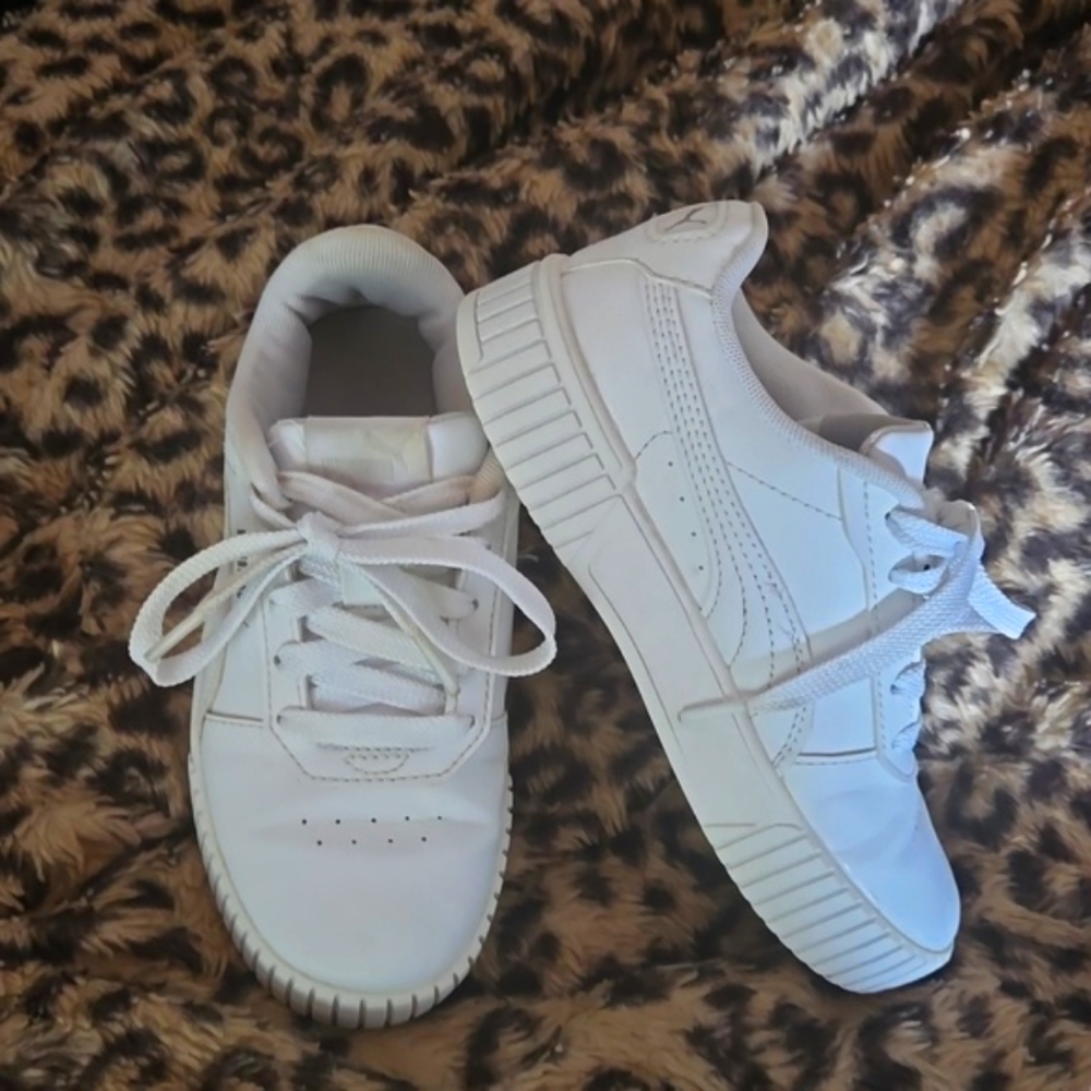 Puma Carina ALL White Little kids size 13